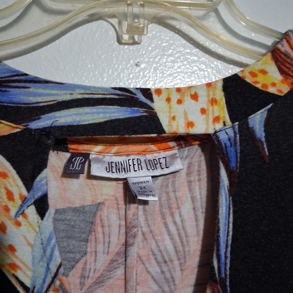 Jennifer Lopez Womens Tunic Plus Size 2X Floral Keyhole‎ Neckline Shark bite hem - Picture 10 of 11